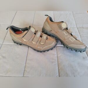 Bontrager Race Mountain Shoes- New without box never worn